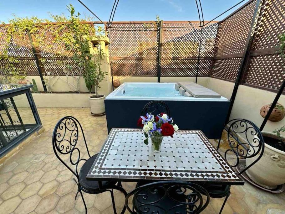 Riad Art De Vivre Avec Jacuzzi Marrakesh Exteriör bild