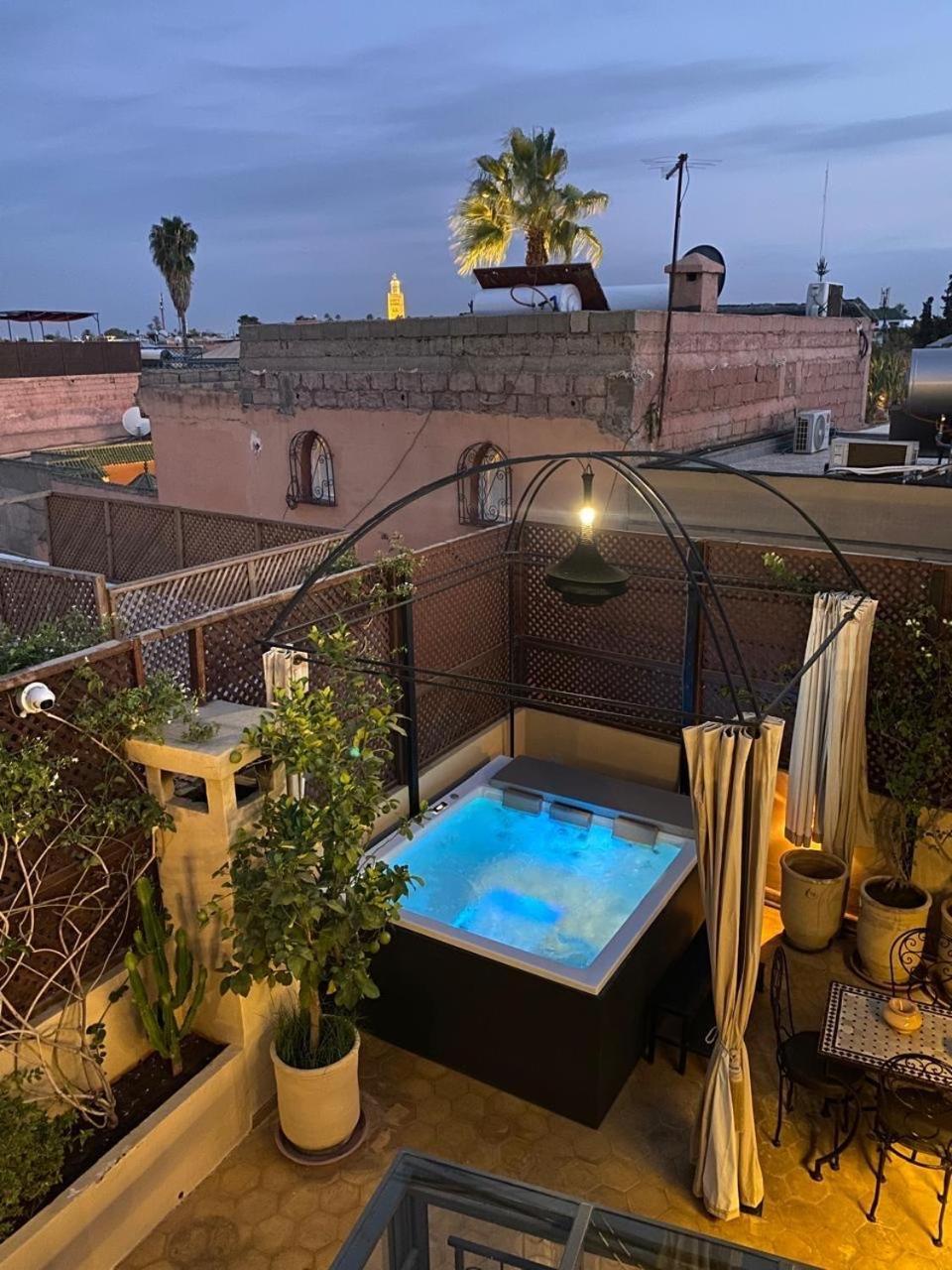 Riad Art De Vivre Avec Jacuzzi Marrakesh Exteriör bild